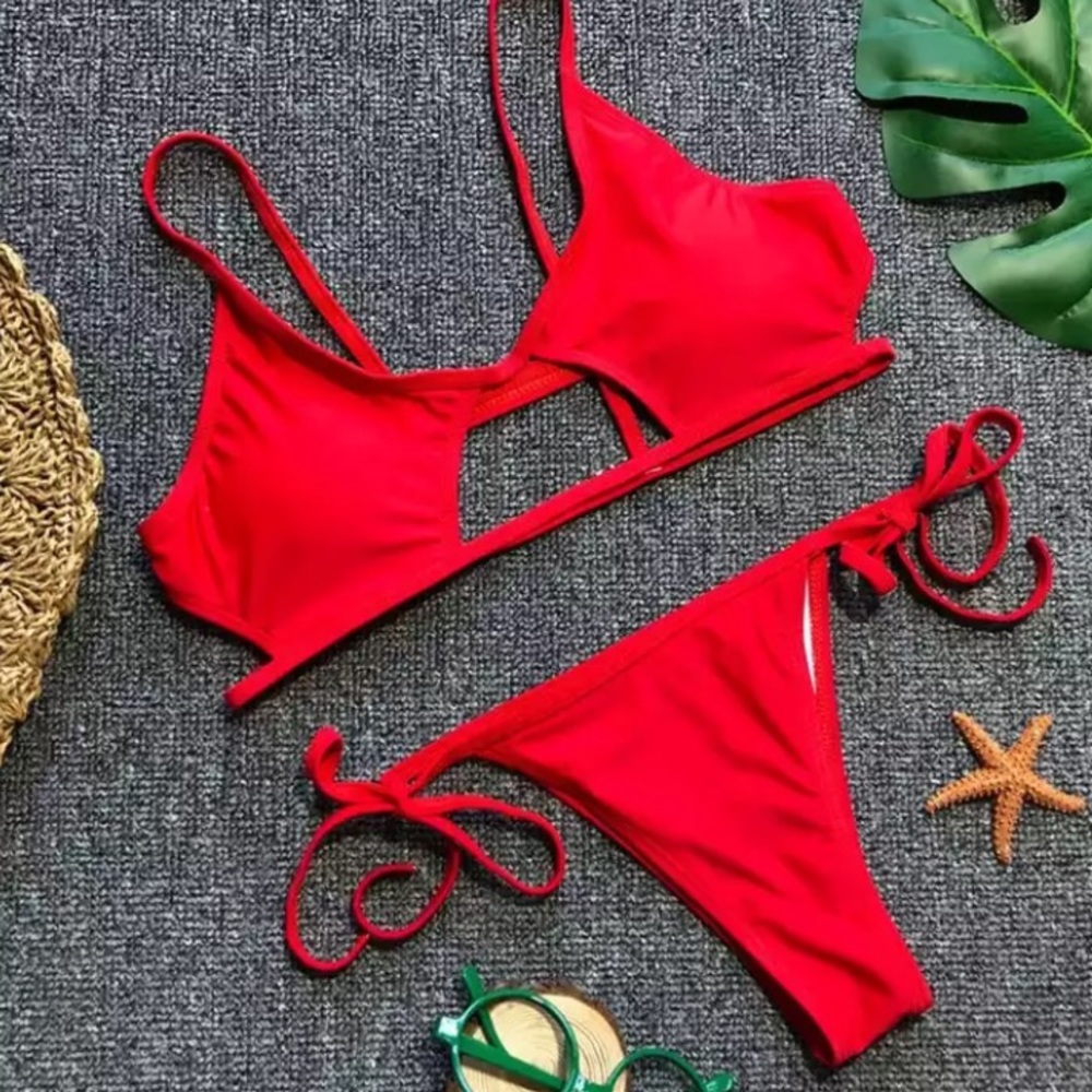 Beverly Peekaboo Red Bikini - Picture 7 of 7